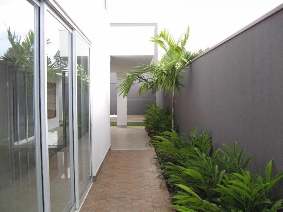 Casa de 4 dormitorios en Sao Paulo, Brazil No. 468638