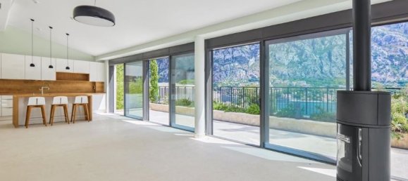 5 bedrooms Commercial property in Kotor, Montenegro No. 109 6