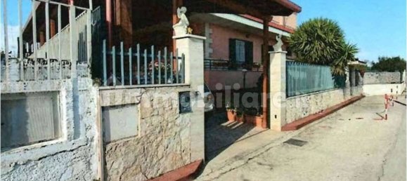 8 bedrooms House in Bari, Italy No. 282727 4