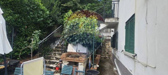 4 bedrooms House in Morcone, Italy No. 270464 8