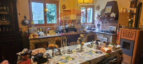 4 bedrooms House in Morcone, Italy No. 270464 12