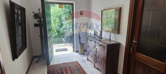 4 bedrooms House in Morcone, Italy No. 270464 19