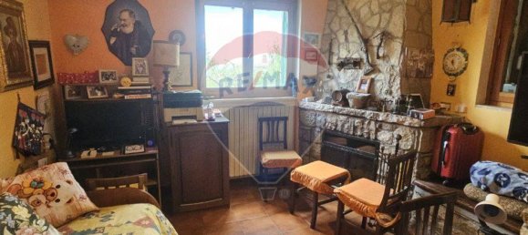 4 bedrooms House in Morcone, Italy No. 270464 14