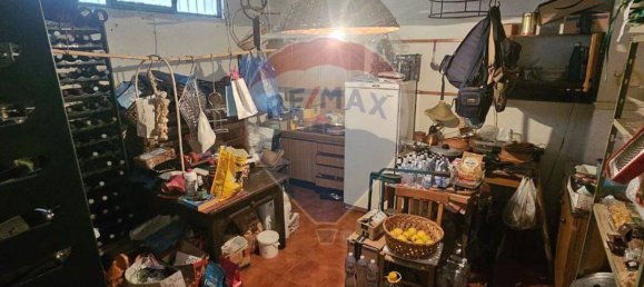 4 bedrooms House in Morcone, Italy No. 270464 16