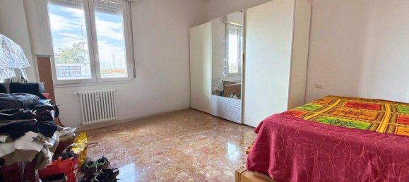 Apartamento de 4 habitaciónes en Reggio Emilia, Italy No. 35947 45