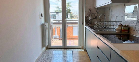 Apartamento de 4 habitaciónes en Reggio Emilia, Italy No. 35947 33