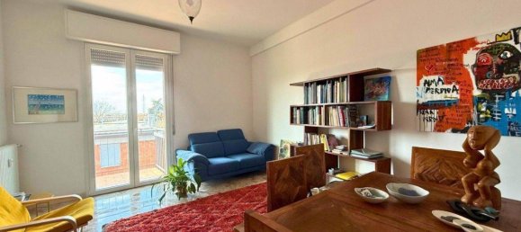 Apartamento de 4 habitaciónes en Reggio Emilia, Italy No. 35947 2