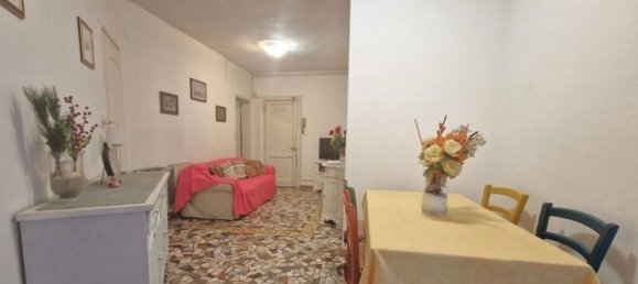 Квартира с 4 спальнями в Виареджо, Италия № 370812 4