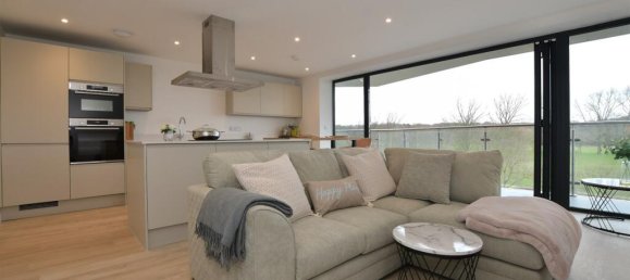 2 bedrooms Apartment in Chingford, United Kingdom No. 3937 3