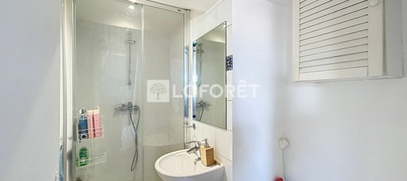 1 bedroom Apartment in Paris, France No. 180026 2
