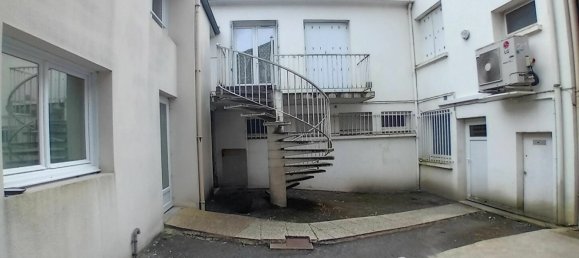 2 bedrooms Building in Montaigu-Vendee, France No. 299983 2
