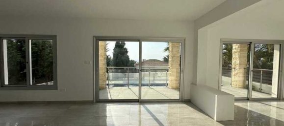 5 bedrooms House in Kissonerga, Cyprus No. 6510 5