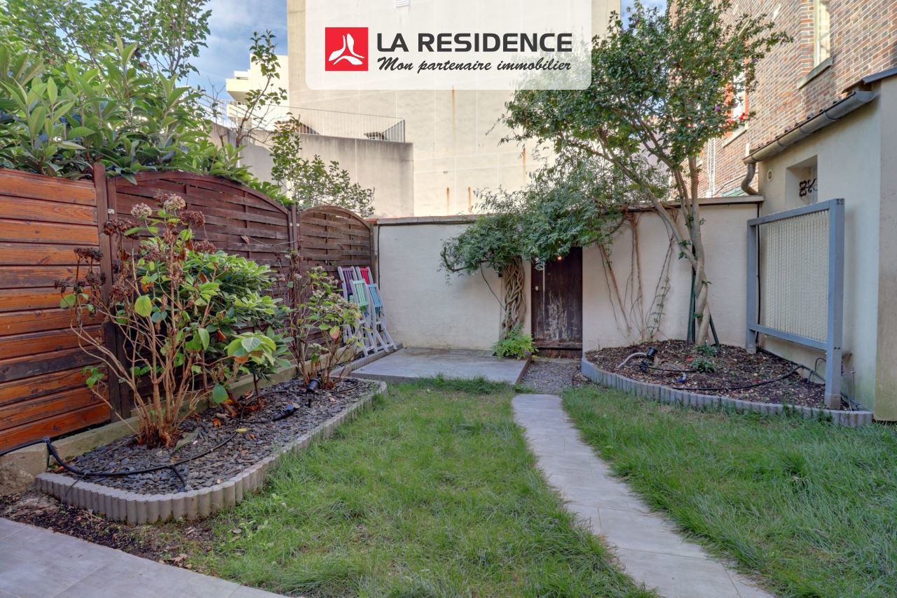 1 bedroom Apartment in Poissy, France No. 119452