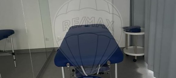 Propriété commerciale à Penedono, Portugal 77m² No. 83197 6