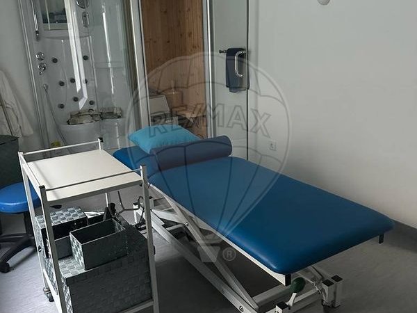 Propriété commerciale à Penedono, Portugal 77m² No. 83197