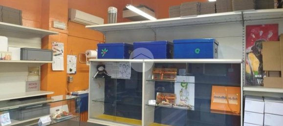 Propiedad comercial de 3 habitaciónes en Turin, Italy No. 264309 3