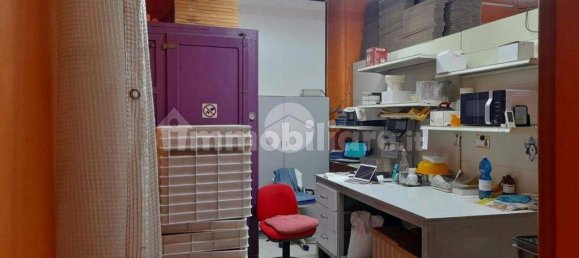 Propiedad comercial de 3 habitaciónes en Turin, Italy No. 264309 6