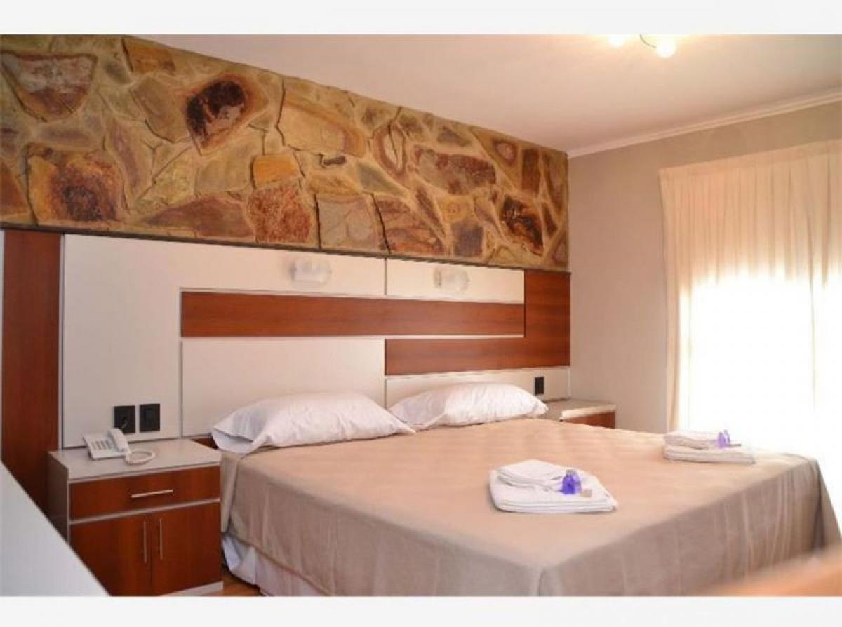 1843m² Hotel in Cordoba, Argentina No. 29066