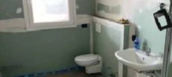 2-salle Appartement à Castellanza, Italy No. 184537 2