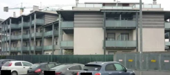 2-salle Appartement à Castellanza, Italy No. 184537 5