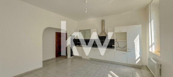 2 bedrooms Apartment in Saint-Gilles, France No. 297585 4