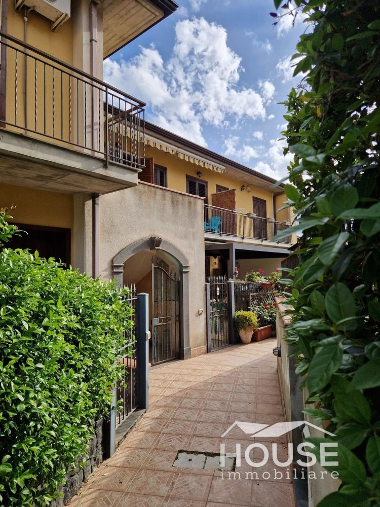 2 Schlafzimmer Wohnung in Nicolosi, Italy, Nr. 389085