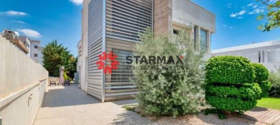 Коммерческая недвижимость с 3 спальнями в Ларнака, Кипр № 80823 2