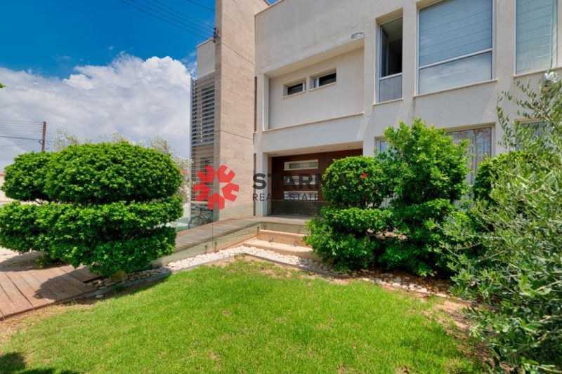 Коммерческая недвижимость с 3 спальнями в Ларнака, Кипр № 80823