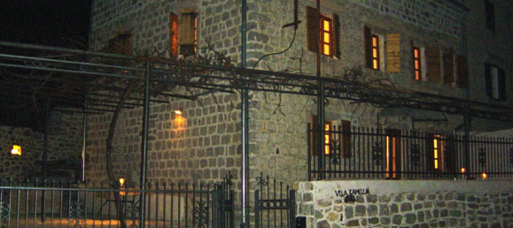 Propiedad comercial de 6 dormitorios en Kotor, Montenegro No. 183 13