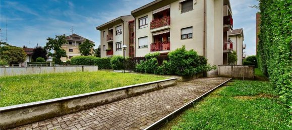 3 bedrooms Apartment in Legnano, Italy No. 8273 23