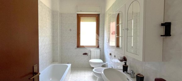 2 Schlafzimmer Wohnung in Viterbo, Italy, Nr. 273405 23