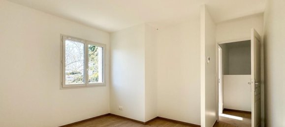 4 bedrooms House in Romans-sur-Isere, France No. 193439 7