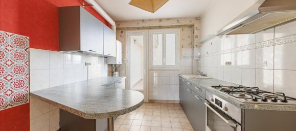 2 bedrooms Apartment in Riom, France No. 355835 3