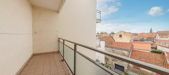 2 bedrooms Apartment in Riom, France No. 355835 4