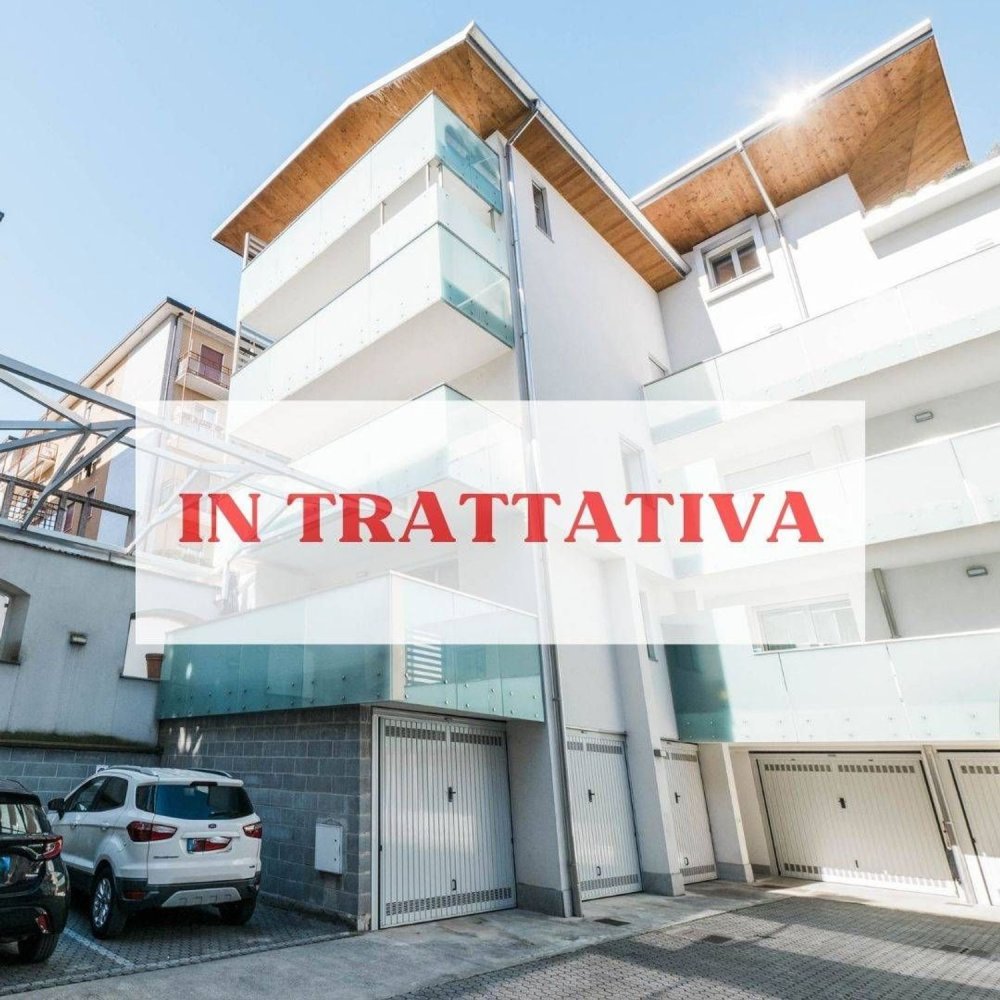 5 rooms Apartment in Bergamo, Italy No. 96350