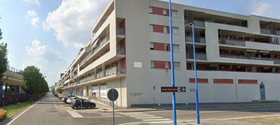 148m² Commercial property in Brescia, Italy No. 370558 10