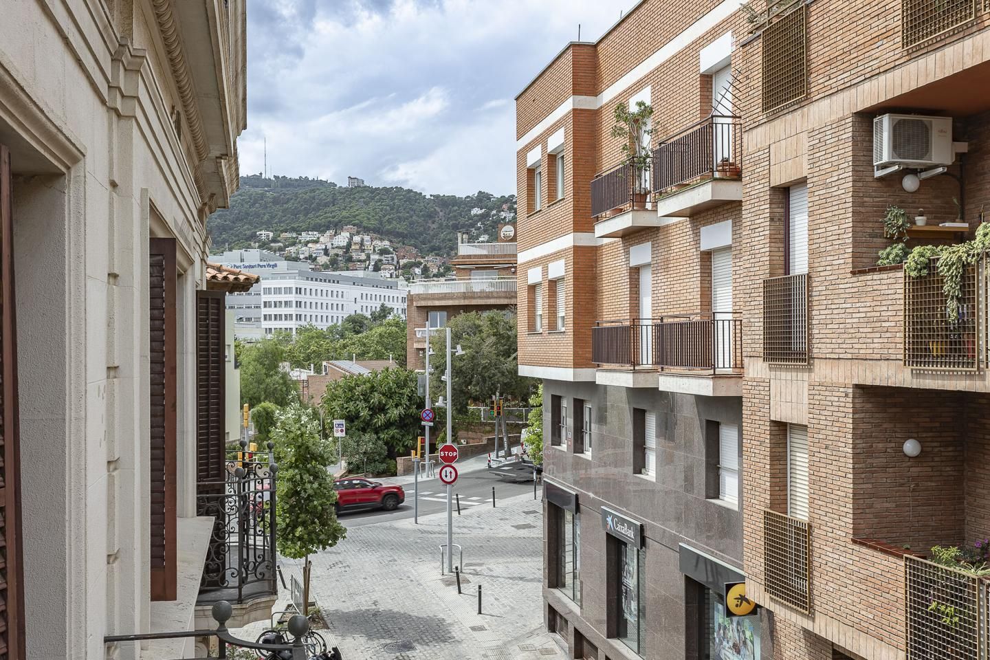4 bedrooms Apartment in Gracia, Spain No. 167572