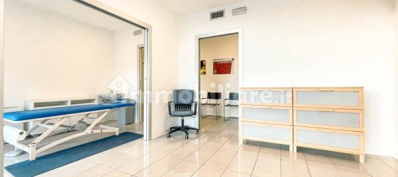 2 rooms Office in Varese, Italy No. 214724 3