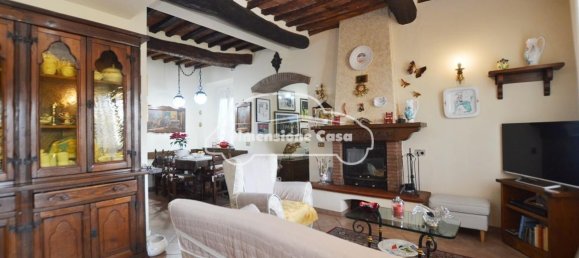 Apartamento de 6 habitaciónes en Lucca, Italy No. 34948 8