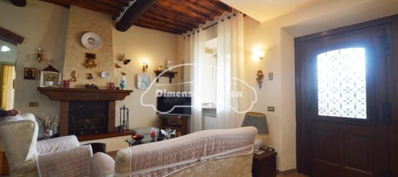 Apartamento de 6 habitaciónes en Lucca, Italy No. 34948 2