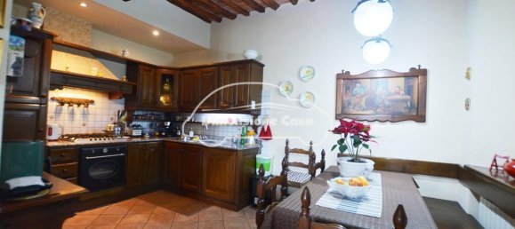 Apartamento de 6 habitaciónes en Lucca, Italy No. 34948 9