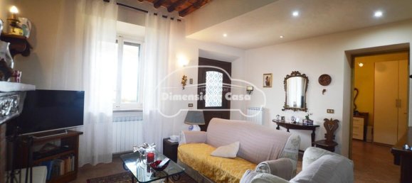 Apartamento de 6 habitaciónes en Lucca, Italy No. 34948 3