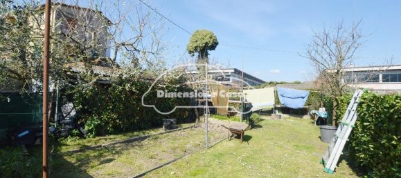 Apartamento de 6 habitaciónes en Lucca, Italy No. 34948 24