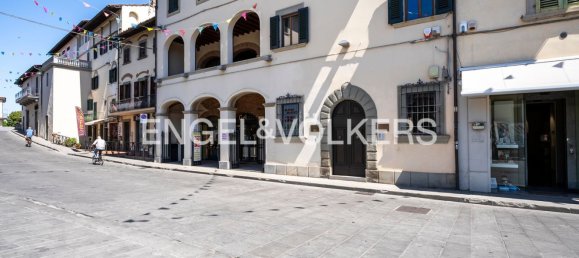 6 rooms Apartment in Campi Bisenzio, Italy No. 292884 49