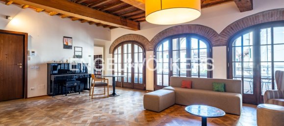 6 rooms Apartment in Campi Bisenzio, Italy No. 292884 9