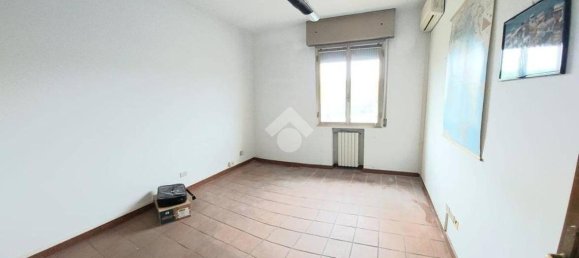 3 Schlafzimmer Wohnung in Valsamoggia, Italy, Nr. 114709 8