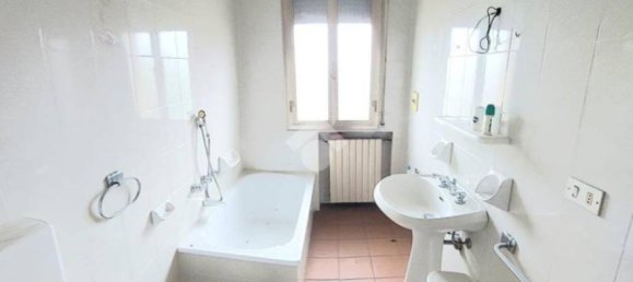 3 Schlafzimmer Wohnung in Valsamoggia, Italy, Nr. 114709 6