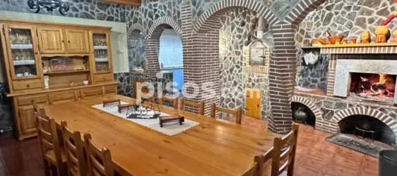 Adosado de 4 dormitorios en La Pedraja de Portillo, Spain No. 156013 38