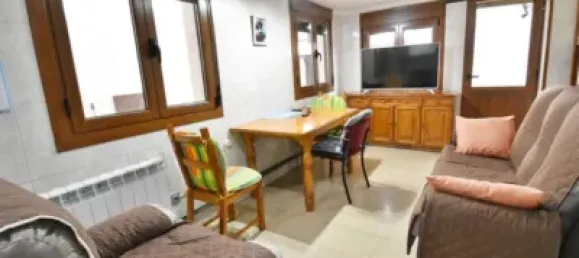 Adosado de 4 dormitorios en La Pedraja de Portillo, Spain No. 156013 9