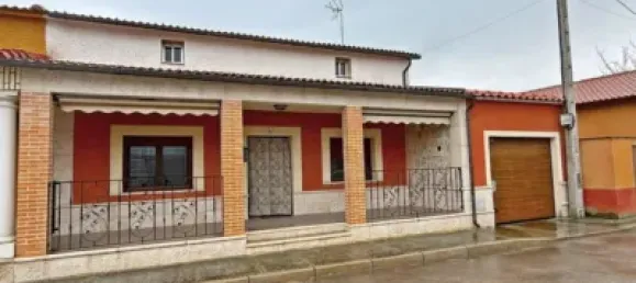 Adosado de 4 dormitorios en La Pedraja de Portillo, Spain No. 156013 3